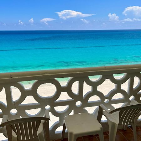 Beachside Apartments Канкун Екстериор снимка