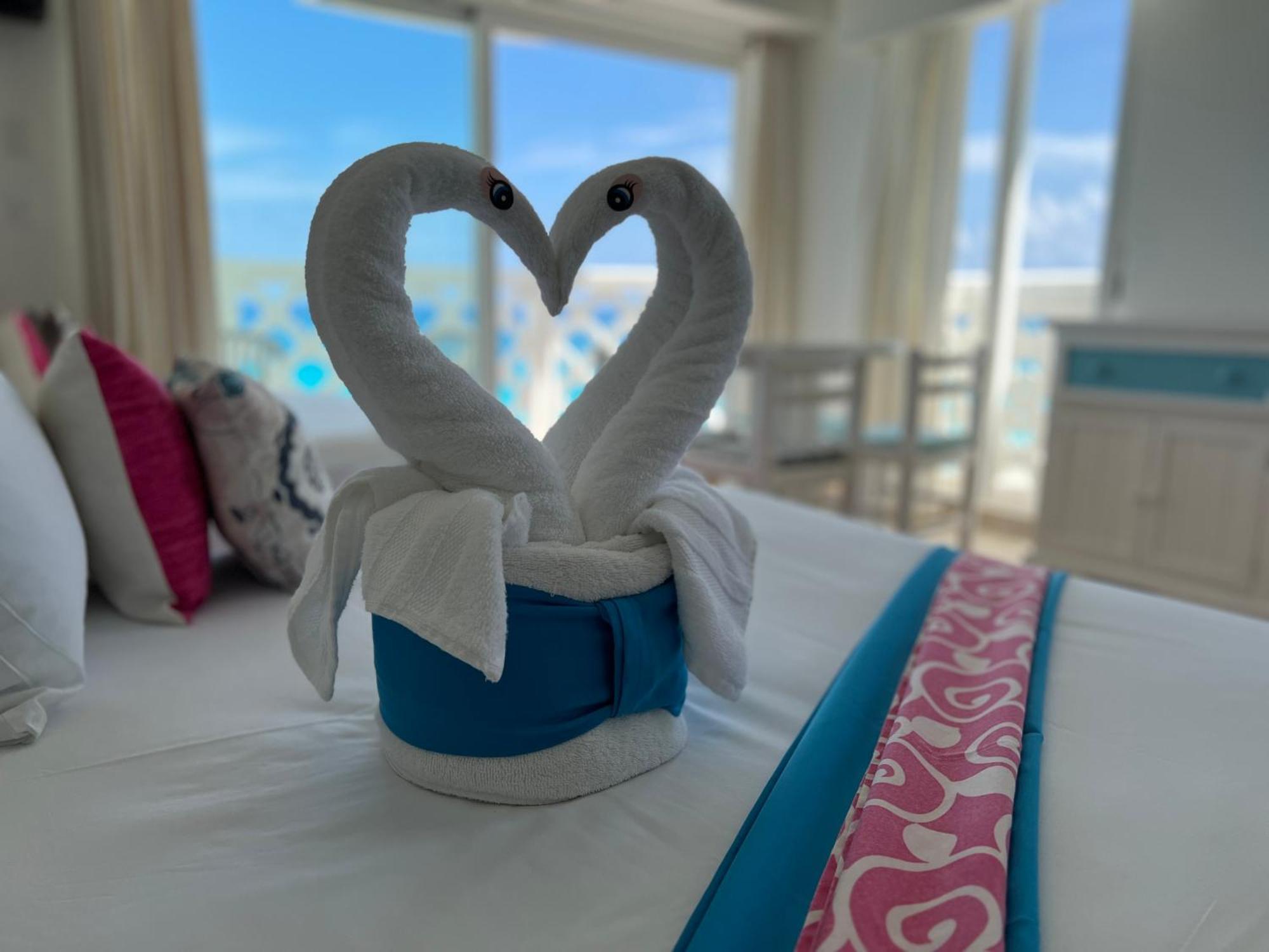 Beachside Apartments Канкун Екстериор снимка