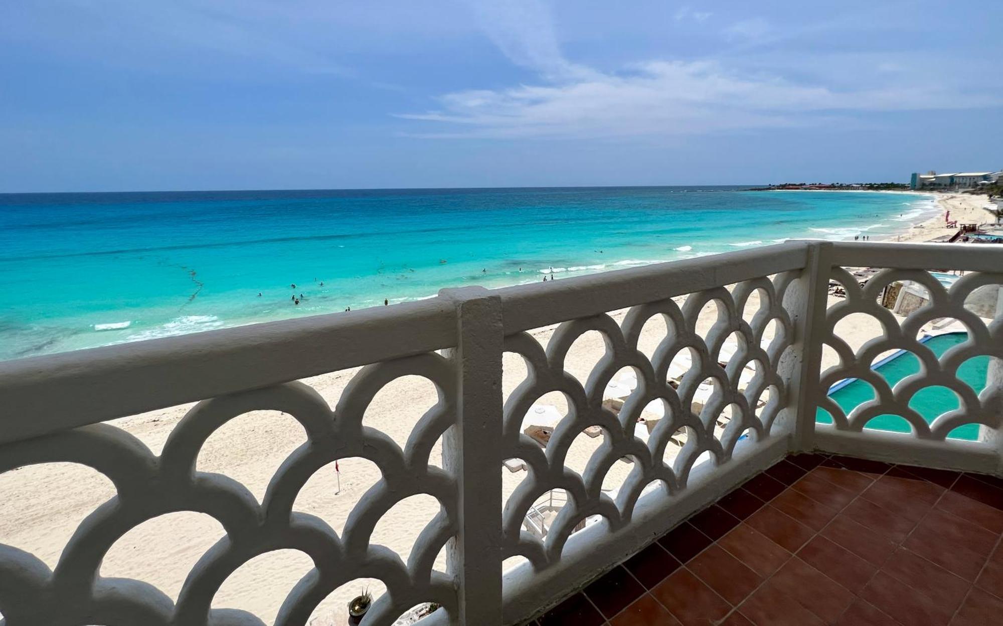 Beachside Apartments Канкун Екстериор снимка