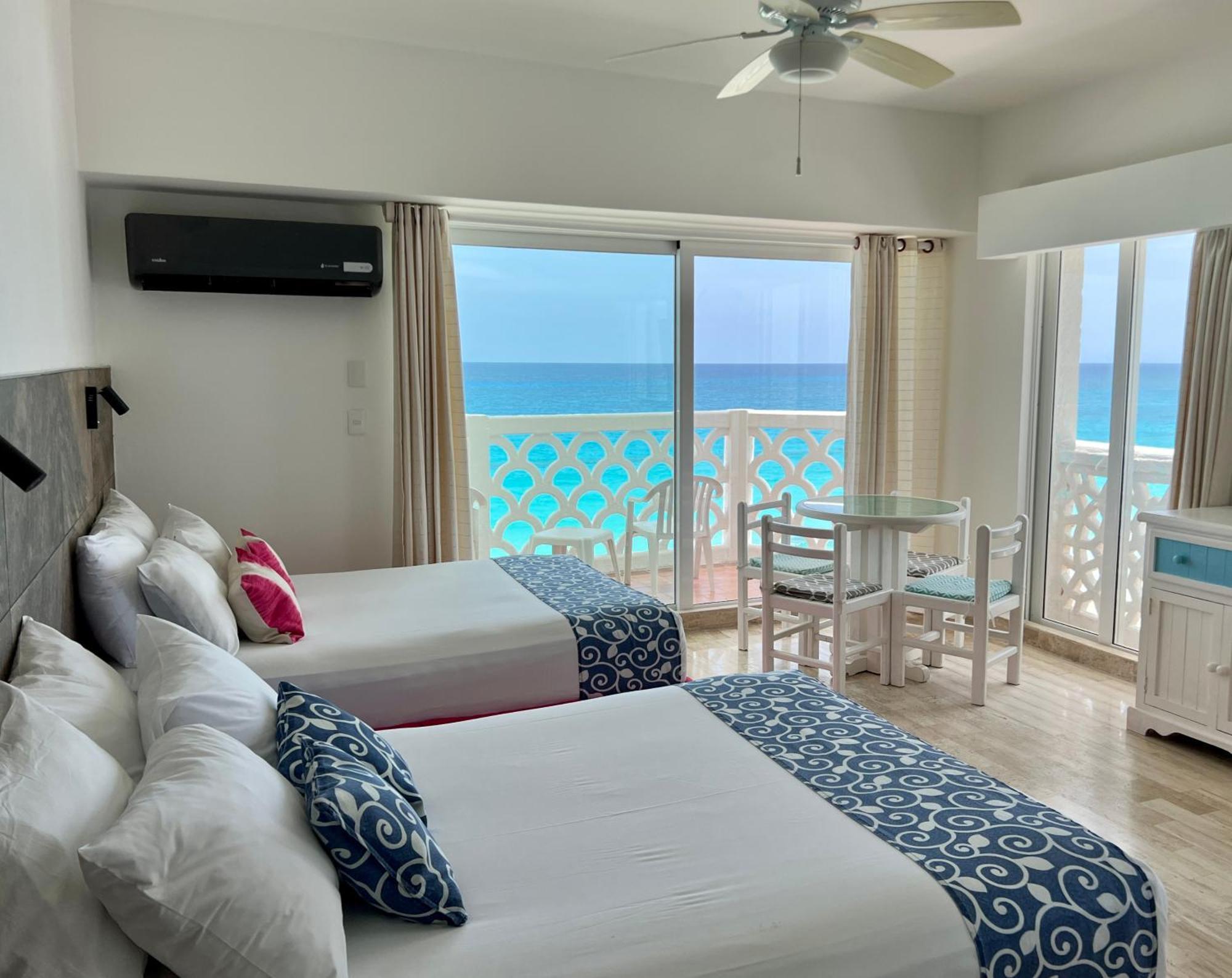 Beachside Apartments Канкун Екстериор снимка