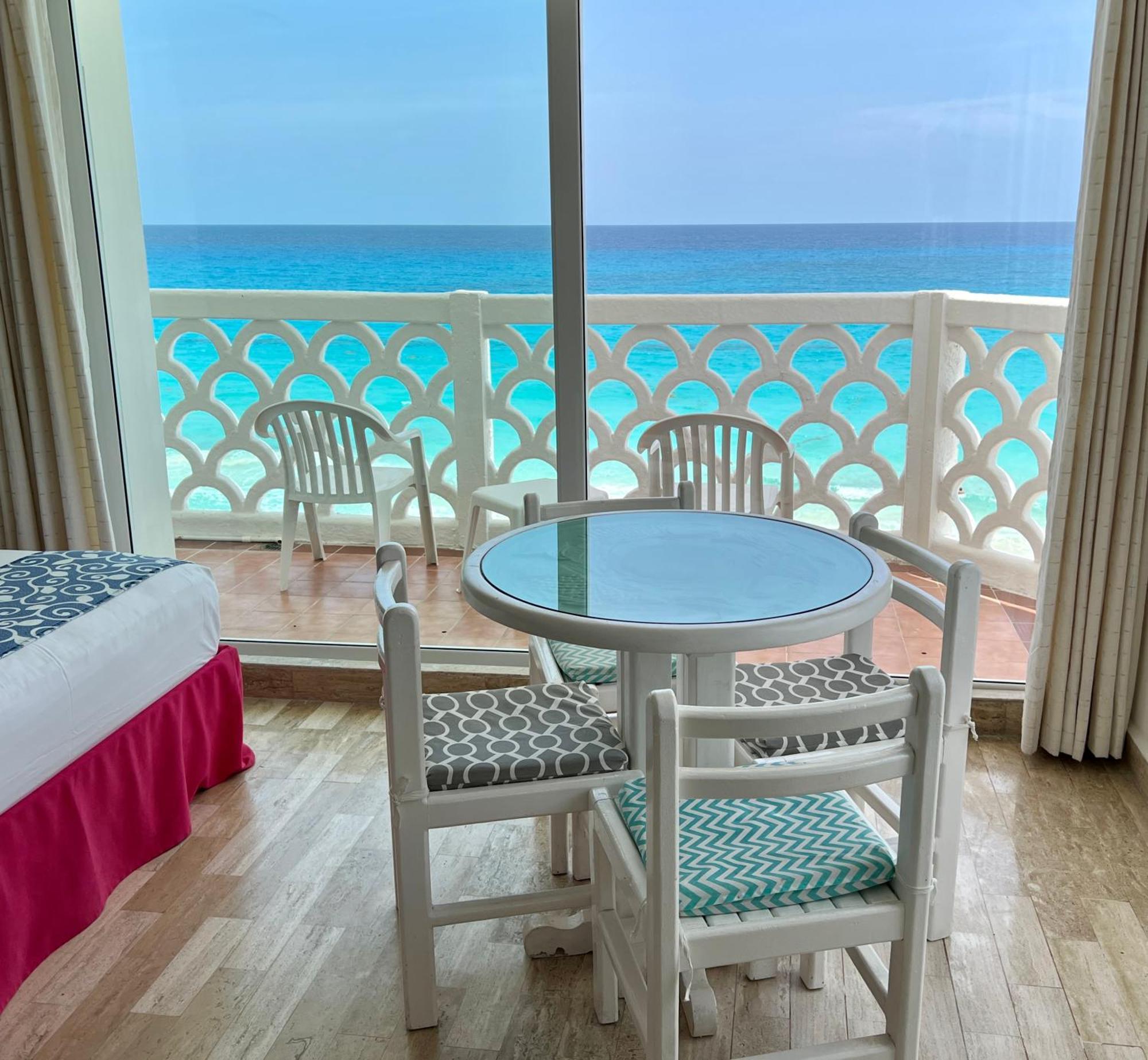 Beachside Apartments Канкун Екстериор снимка