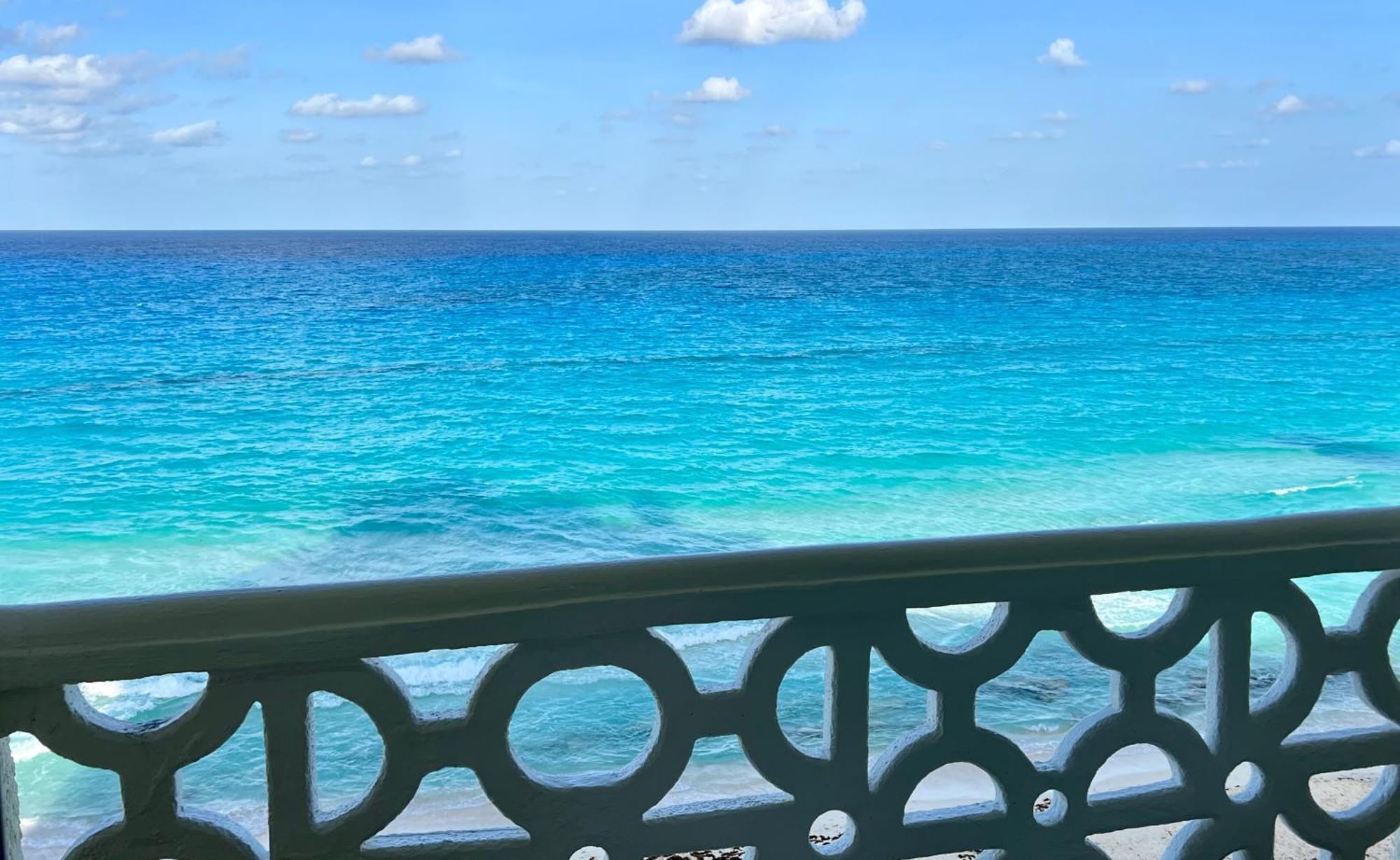 Beachside Apartments Канкун Екстериор снимка