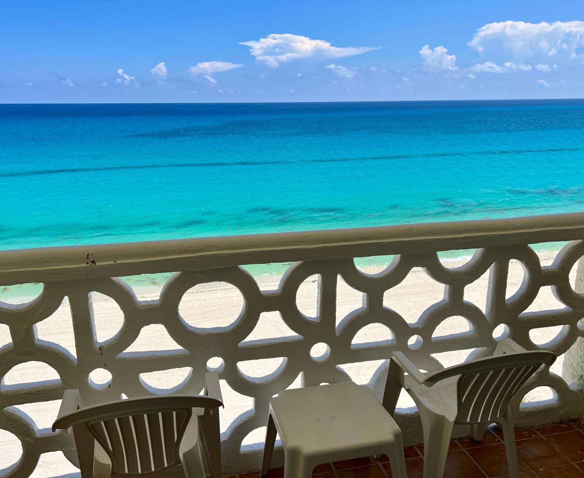 Beachside Apartments Канкун Екстериор снимка