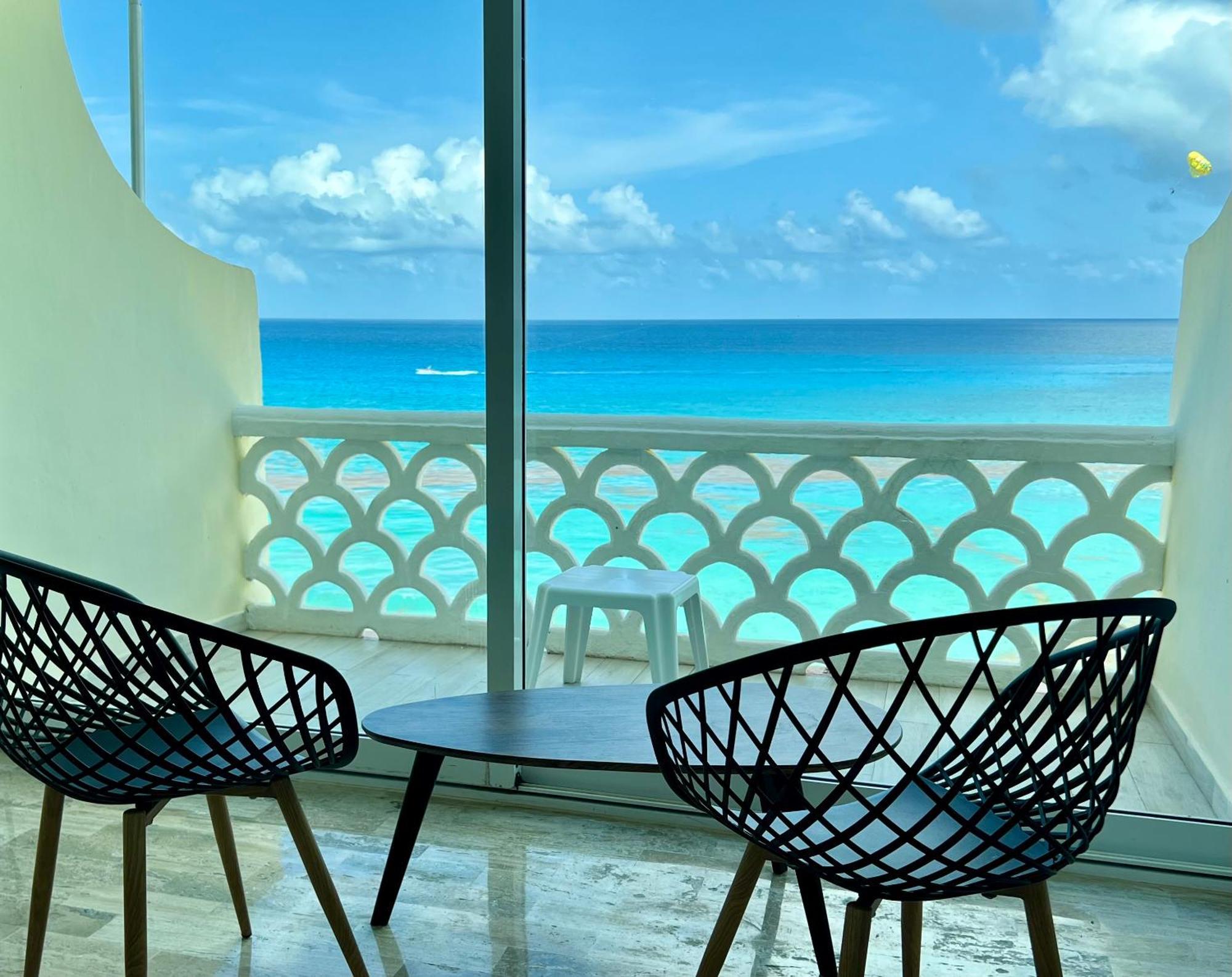 Beachside Apartments Канкун Екстериор снимка