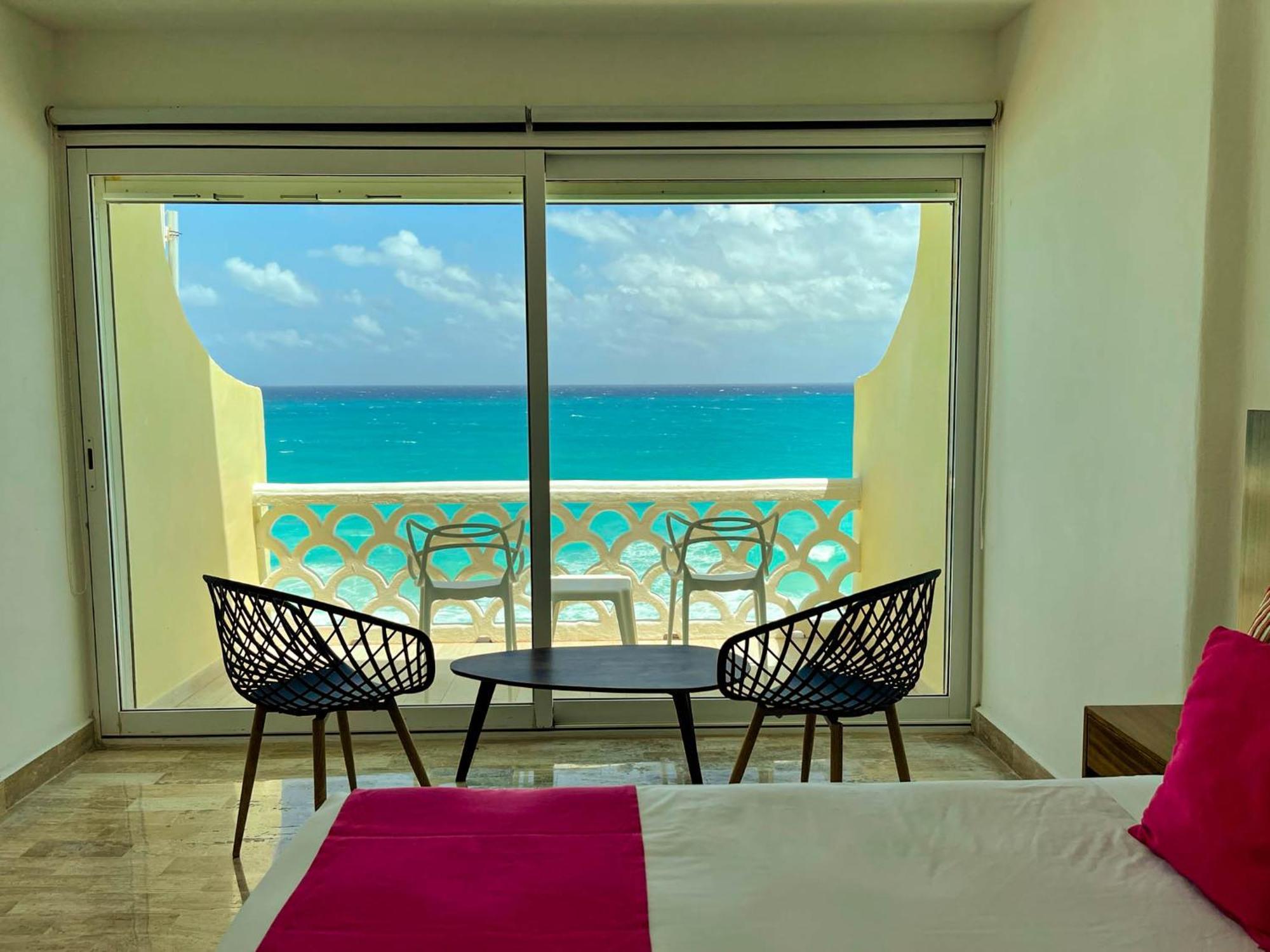 Beachside Apartments Канкун Екстериор снимка