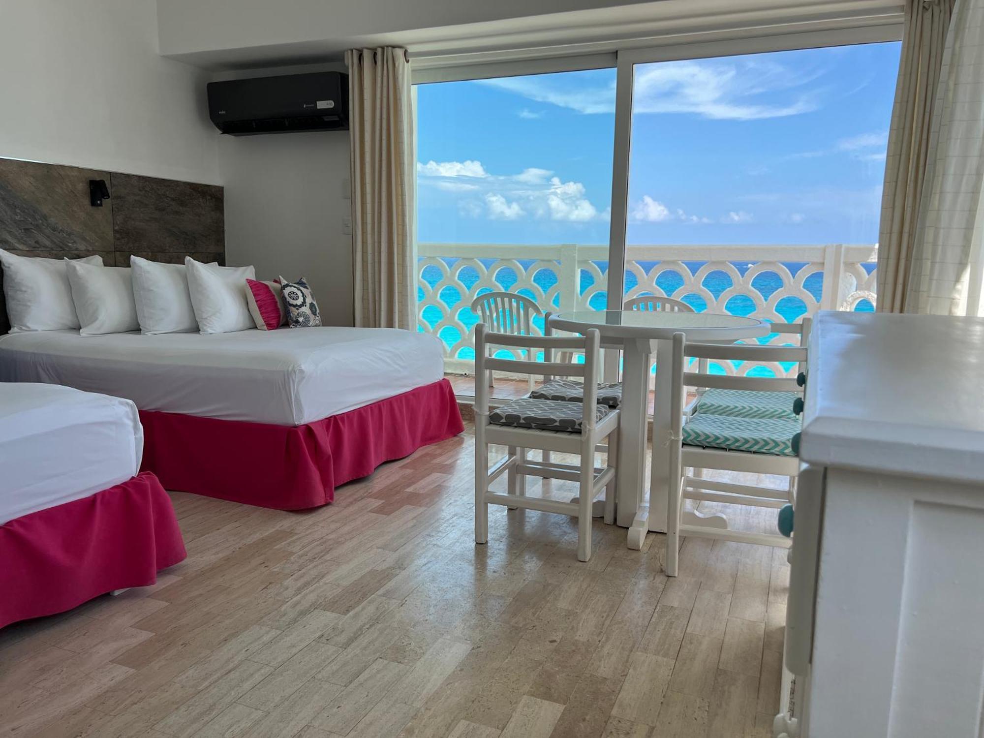 Beachside Apartments Канкун Екстериор снимка