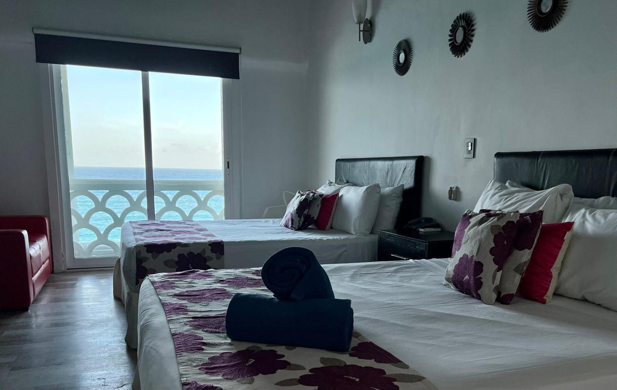 Beachside Apartments Канкун Екстериор снимка