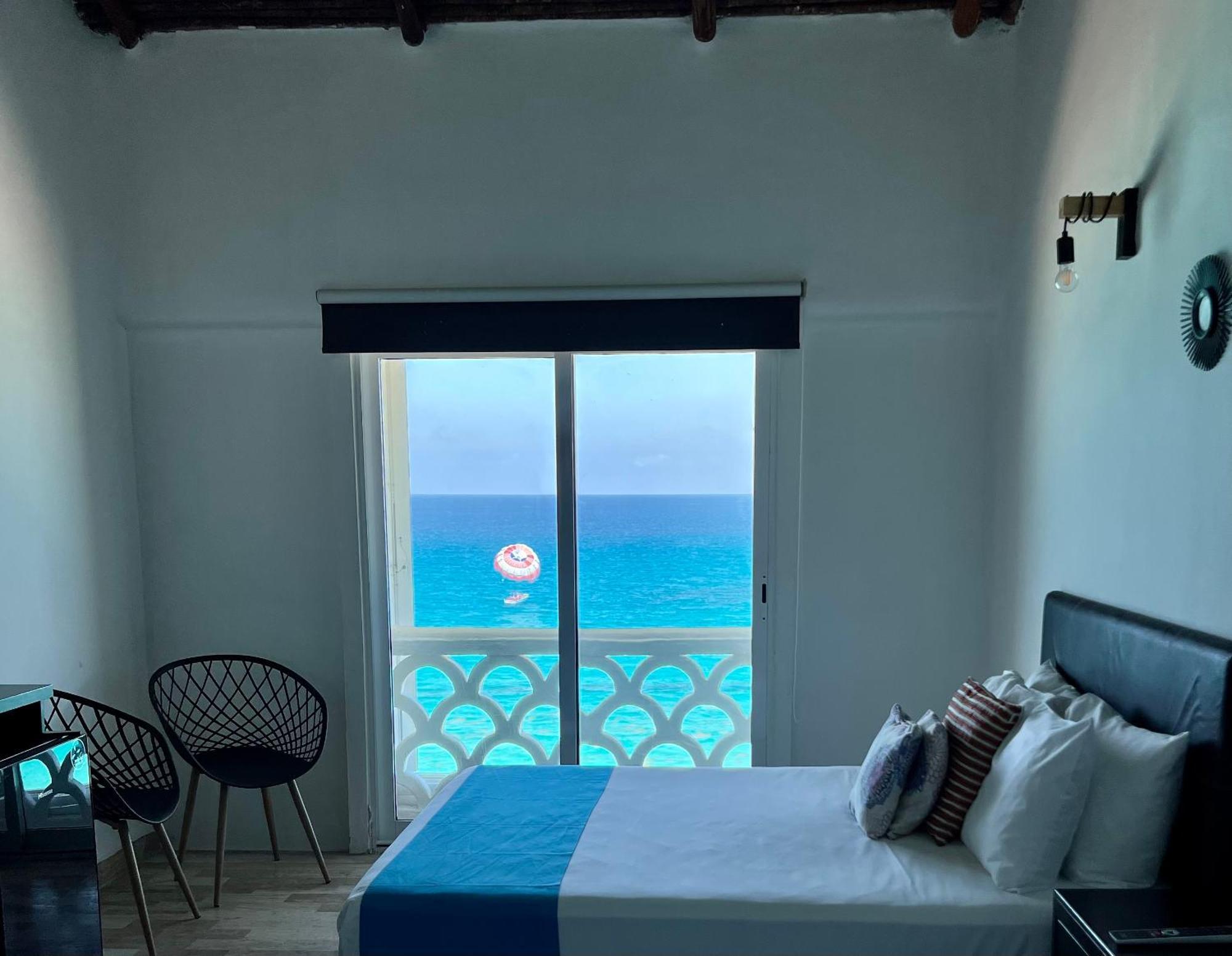 Beachside Apartments Канкун Екстериор снимка