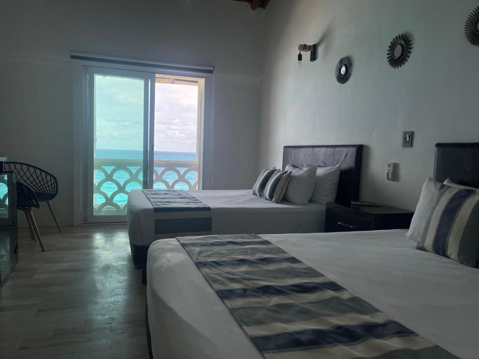 Beachside Apartments Канкун Екстериор снимка